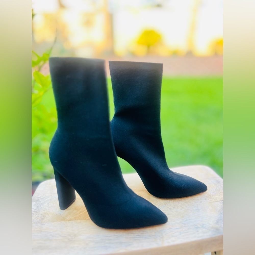 Aldo Womens booties size 7.5 made in Vietnam